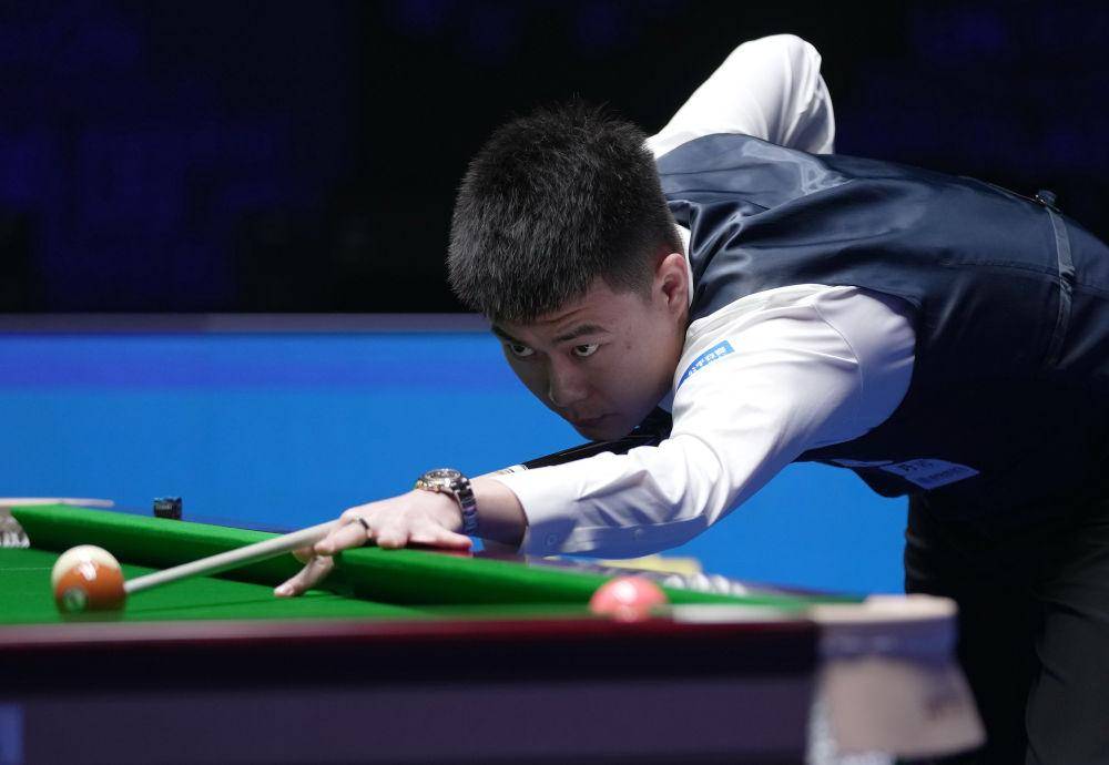 但他仍保持 但他仍保持